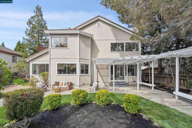 140 Cottonwood Ln, Danville, CA 94506