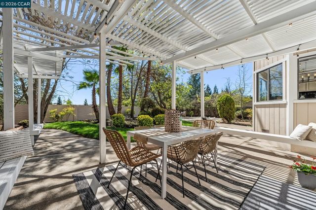 140 Cottonwood Ln, Danville, CA 94506