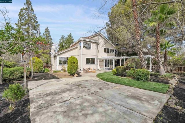 140 Cottonwood Ln, Danville, CA 94506