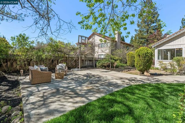 140 Cottonwood Ln, Danville, CA 94506