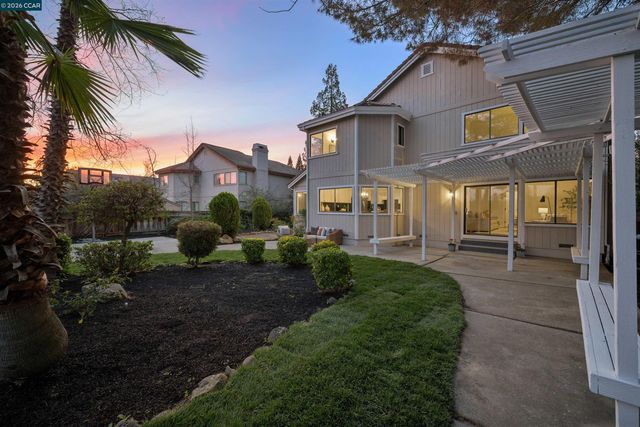 140 Cottonwood Ln, Danville, CA 94506