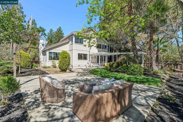 140 Cottonwood Ln, Danville, CA 94506