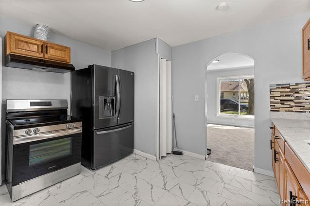 4924 Ziegler Street, Dearborn Heights, MI 48125