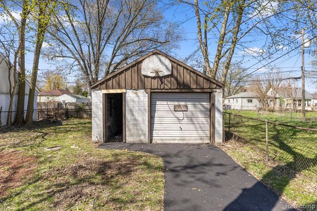 4924 Ziegler Street, Dearborn Heights, MI 48125