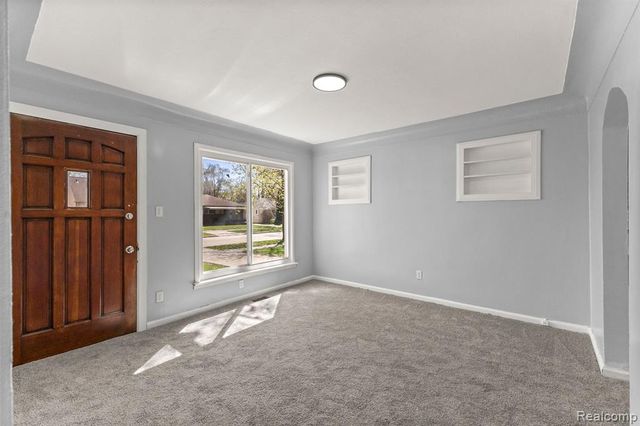 4924 Ziegler Street, Dearborn Heights, MI 48125