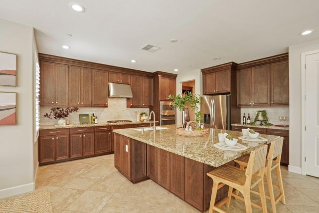 217 Jubilee Ln, Lodi, CA 95242