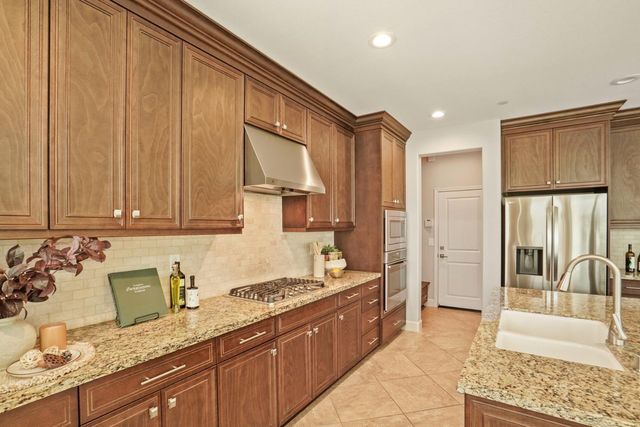 217 Jubilee Ln, Lodi, CA 95242