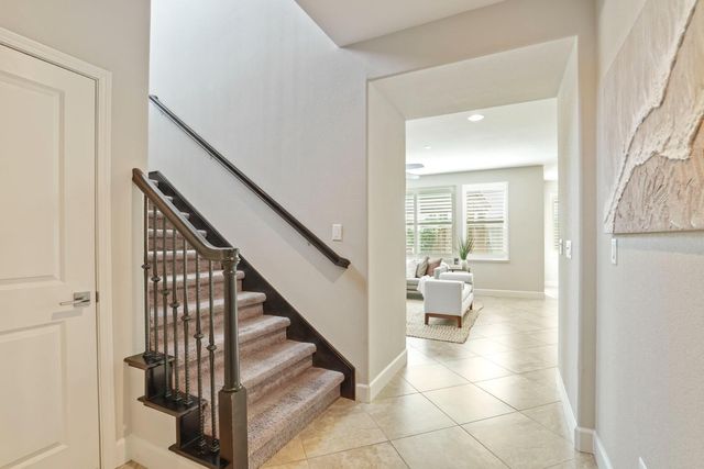217 Jubilee Ln, Lodi, CA 95242