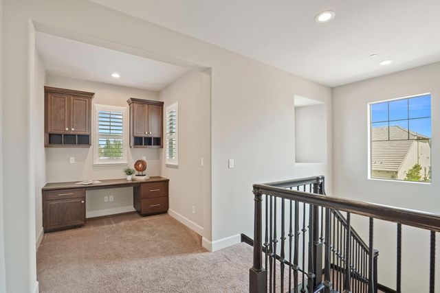 217 Jubilee Ln, Lodi, CA 95242