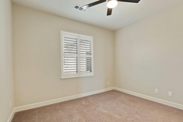 217 Jubilee Ln, Lodi, CA 95242