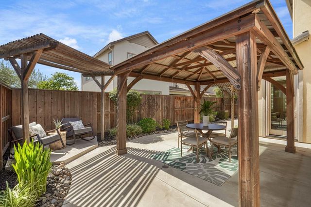 217 Jubilee Ln, Lodi, CA 95242