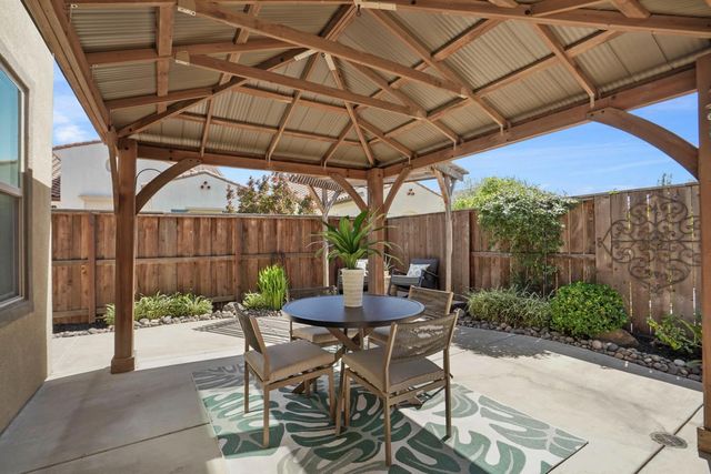 217 Jubilee Ln, Lodi, CA 95242
