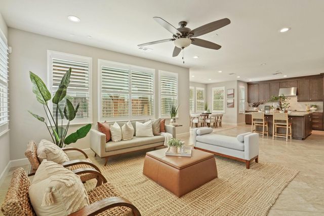 217 Jubilee Ln, Lodi, CA 95242