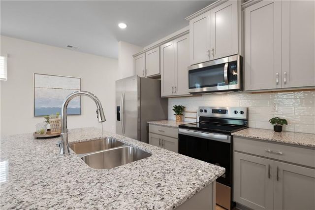 1265 Meadowbrook Drive, Jonesboro, GA 30238