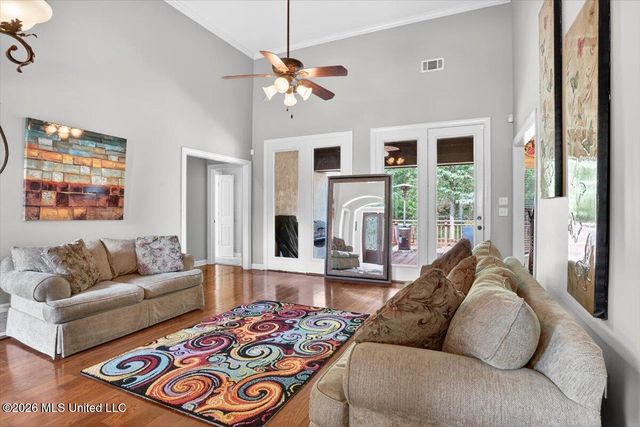 4213 W Dickens Place Drive, Southaven, MS 38672