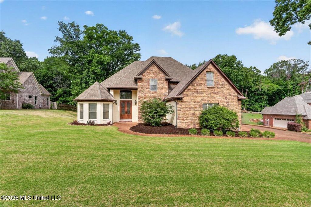 4213 W Dickens Place Drive, Southaven, MS 38672