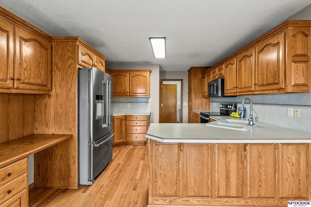 752 Heatherwood Drive, Fremont, NE 68025