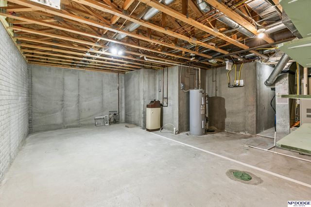 752 Heatherwood Drive, Fremont, NE 68025