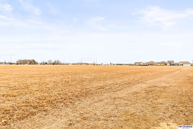 752 Heatherwood Drive, Fremont, NE 68025