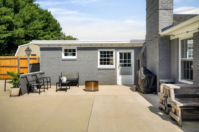 212 Oakland Dr, Sparta, TN 38583