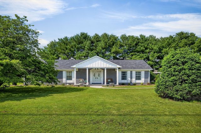 212 Oakland Dr, Sparta, TN 38583