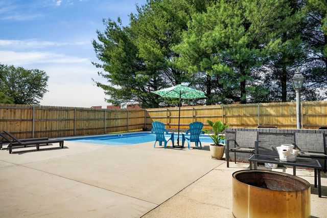 212 Oakland Dr, Sparta, TN 38583