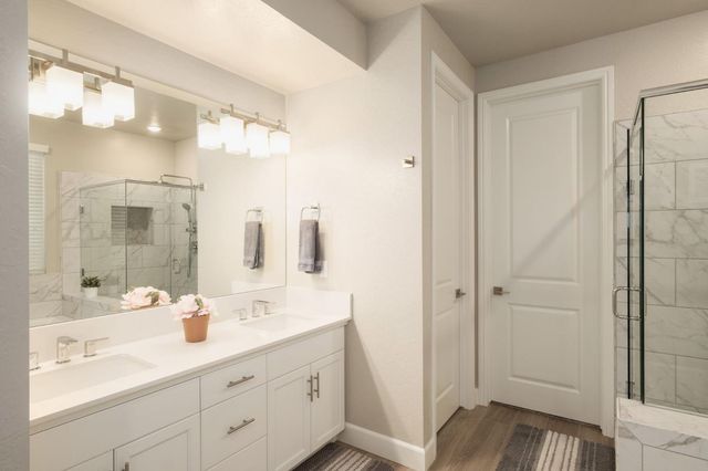 667 Heirloom Lane, Clovis, CA 93619