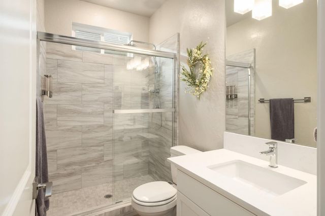 667 Heirloom Lane, Clovis, CA 93619