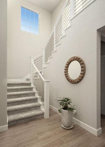 667 Heirloom Lane, Clovis, CA 93619