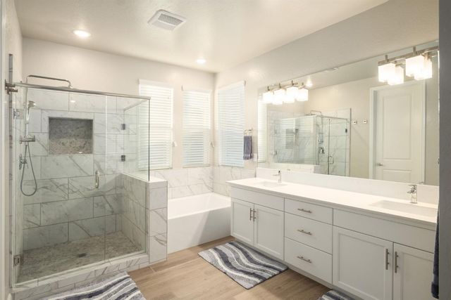 667 Heirloom Lane, Clovis, CA 93619