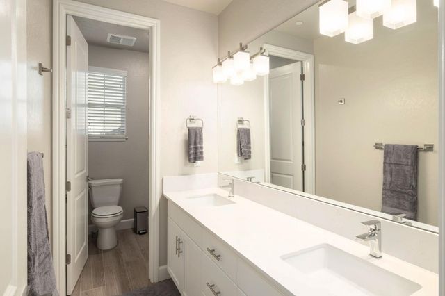 667 Heirloom Lane, Clovis, CA 93619