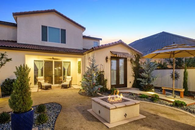 667 Heirloom Lane, Clovis, CA 93619