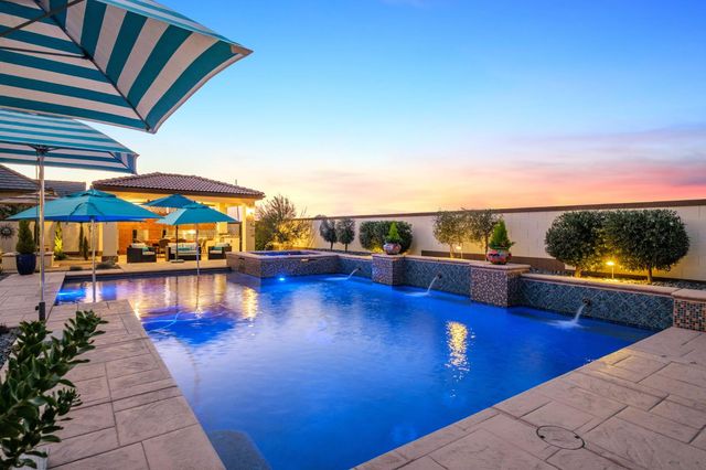 667 Heirloom Lane, Clovis, CA 93619