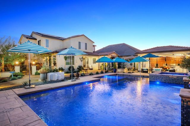 667 Heirloom Lane, Clovis, CA 93619