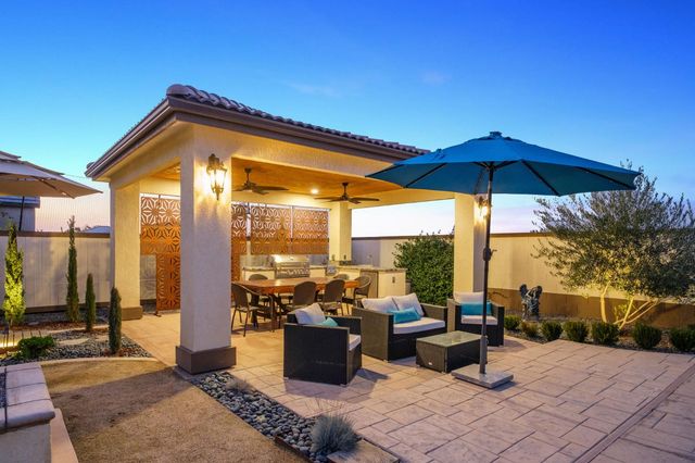 667 Heirloom Lane, Clovis, CA 93619