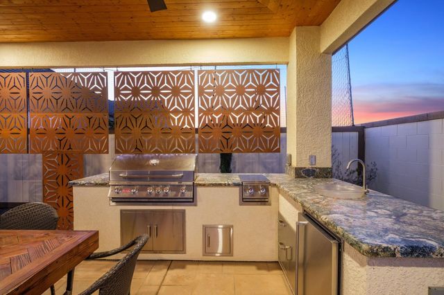 667 Heirloom Lane, Clovis, CA 93619