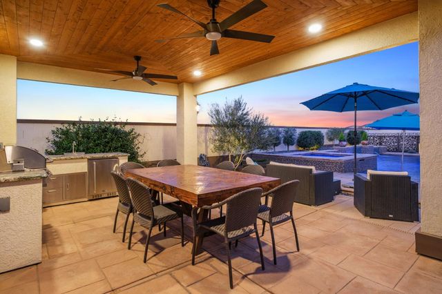 667 Heirloom Lane, Clovis, CA 93619