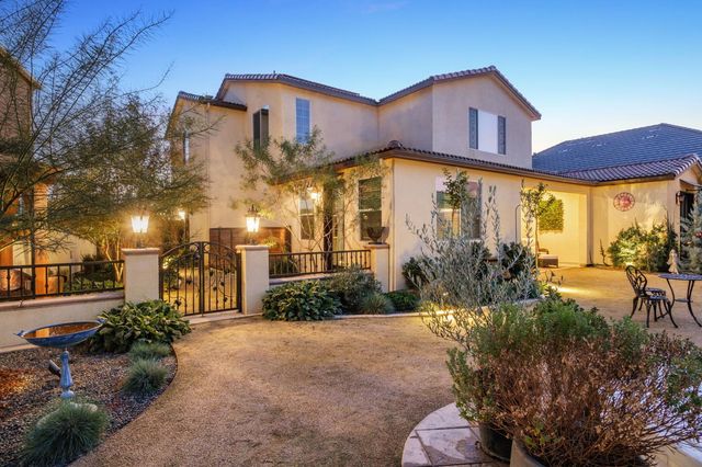 667 Heirloom Lane, Clovis, CA 93619