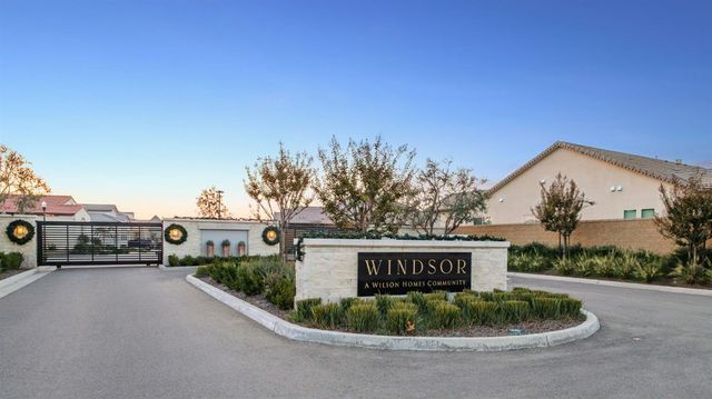 667 Heirloom Lane, Clovis, CA 93619