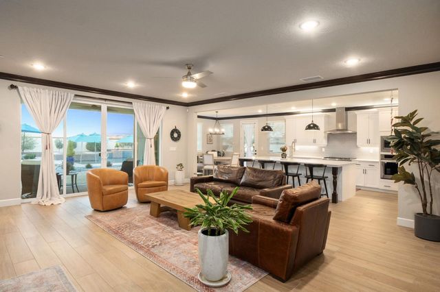 667 Heirloom Lane, Clovis, CA 93619