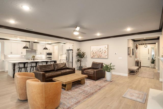 667 Heirloom Lane, Clovis, CA 93619