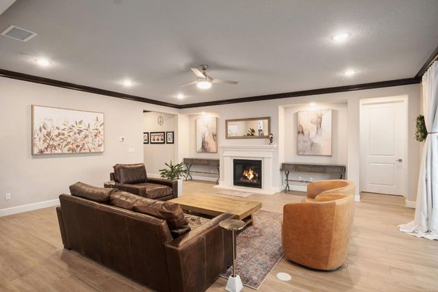 667 Heirloom Lane, Clovis, CA 93619