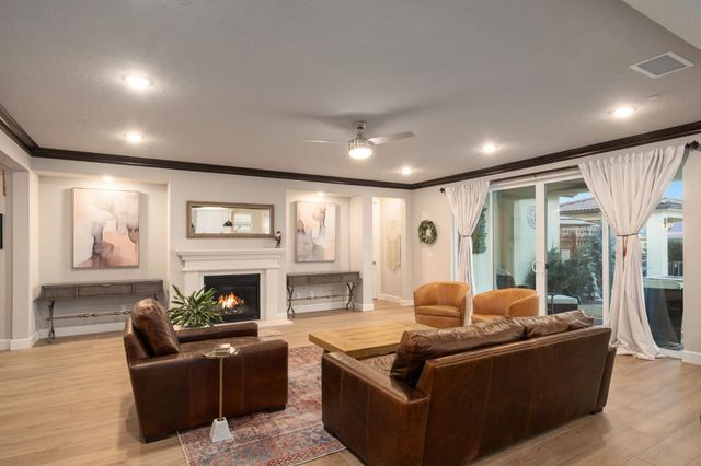 667 Heirloom Lane, Clovis, CA 93619