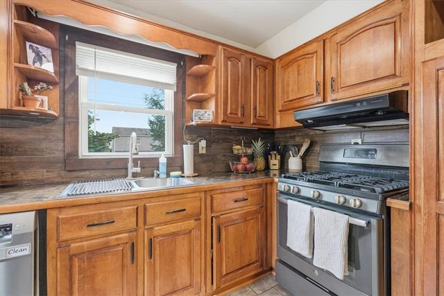 1836 Cloverdale Road, Bethlehem City, PA 18018