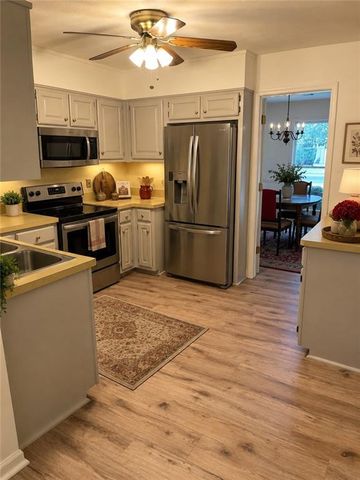 1106 Lakeridge Court, Grayson, GA 30017