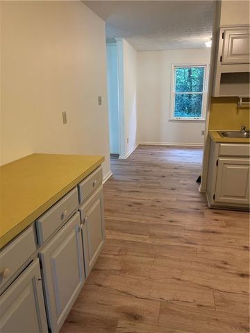 1106 Lakeridge Court, Grayson, GA 30017