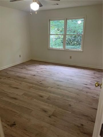 1106 Lakeridge Court, Grayson, GA 30017