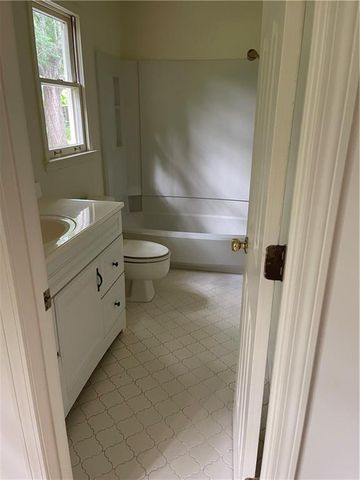 1106 Lakeridge Court, Grayson, GA 30017