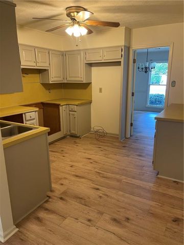 1106 Lakeridge Court, Grayson, GA 30017