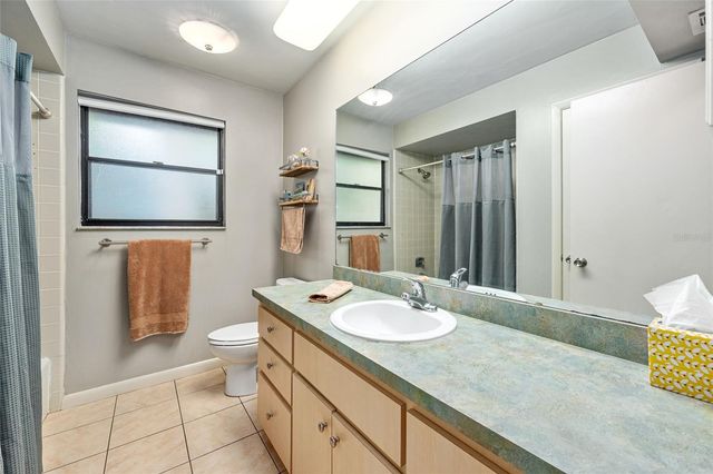 2725 NW 38TH STREET, Gainesville, FL 32605